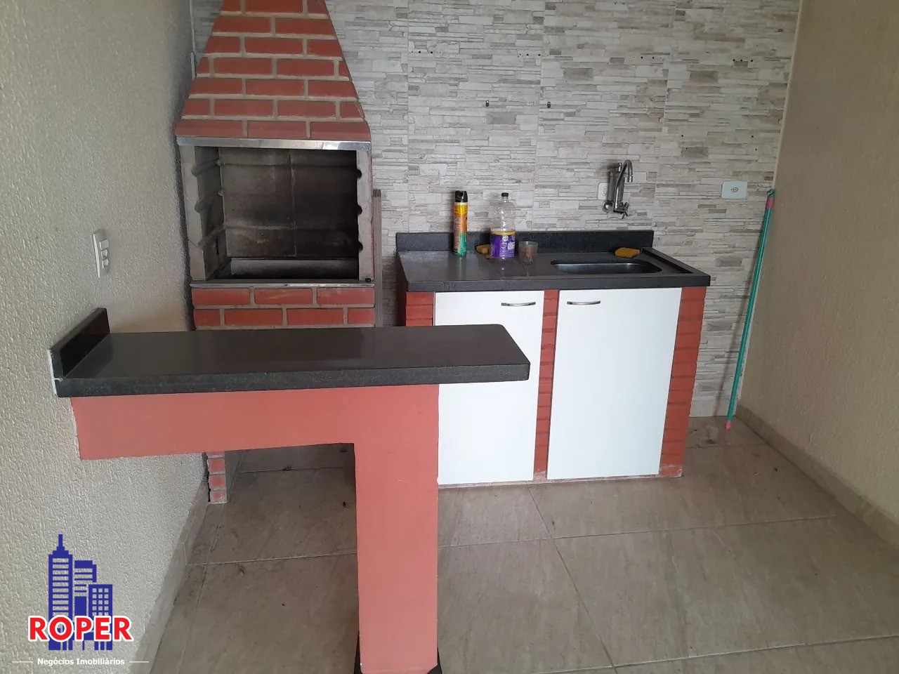 Casa à venda e aluguel com 2 quartos, 100m² - Foto 11