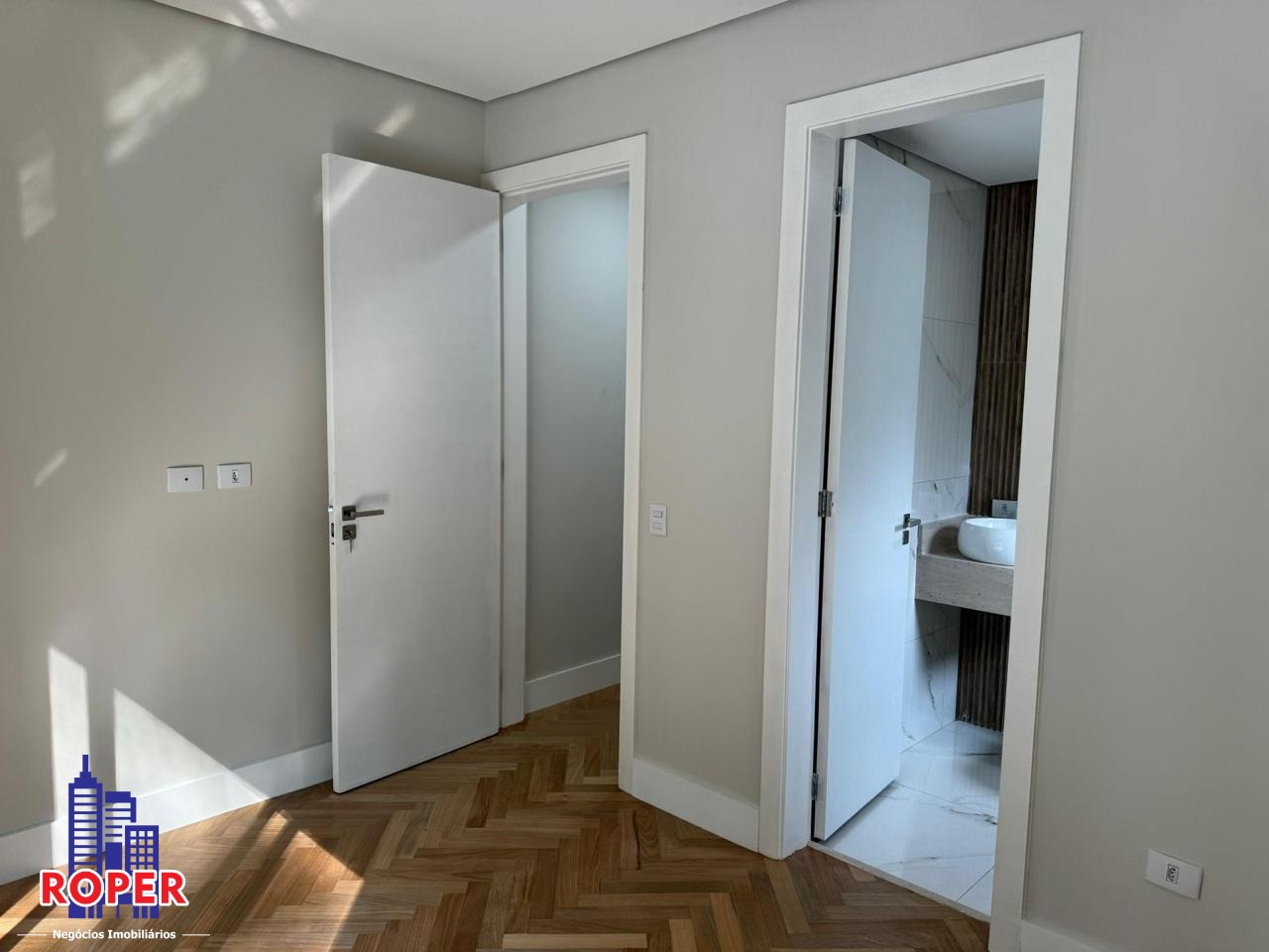 Casa à venda com 5 quartos, 382m² - Foto 22