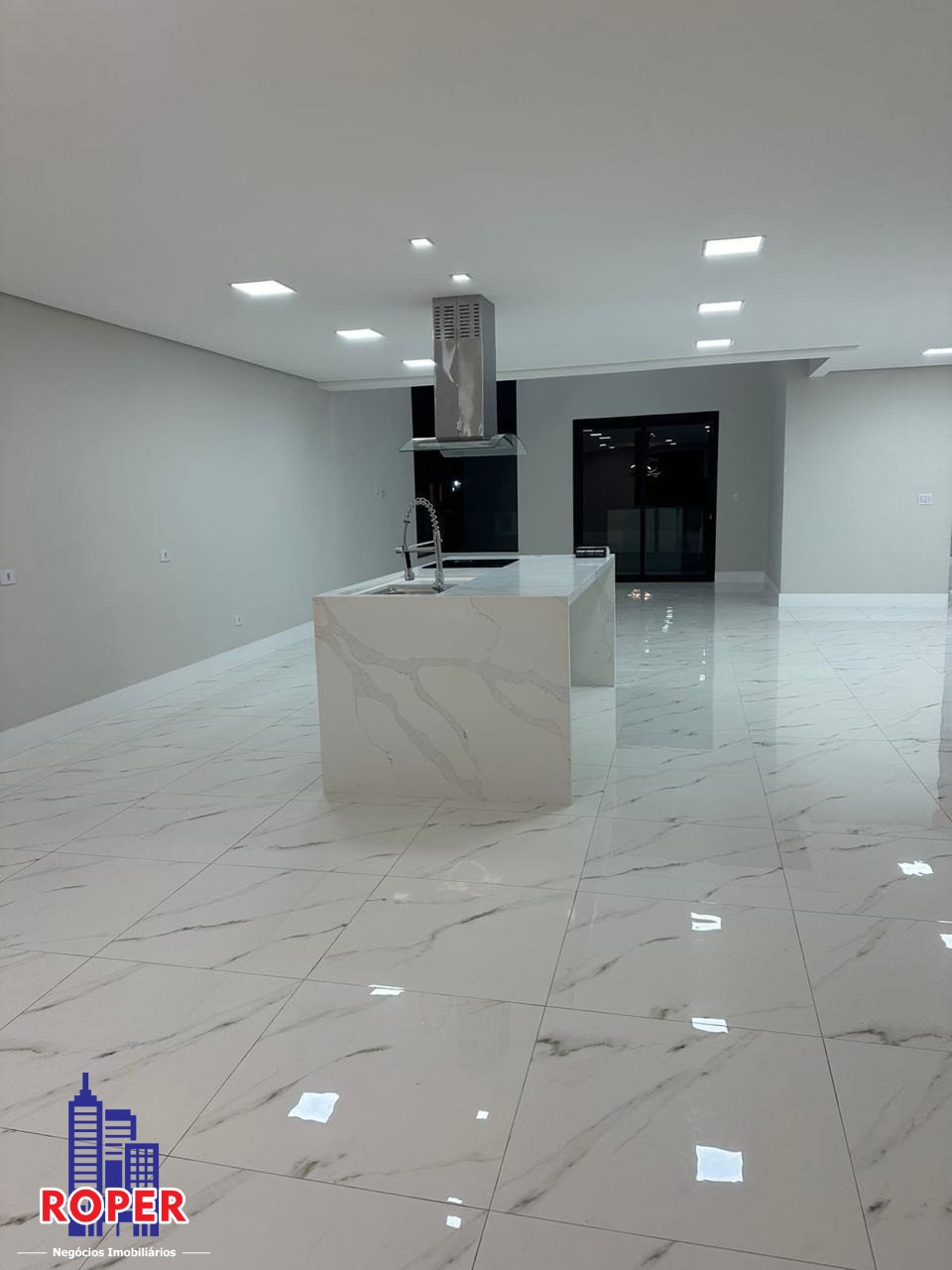 Casa à venda com 5 quartos, 382m² - Foto 9