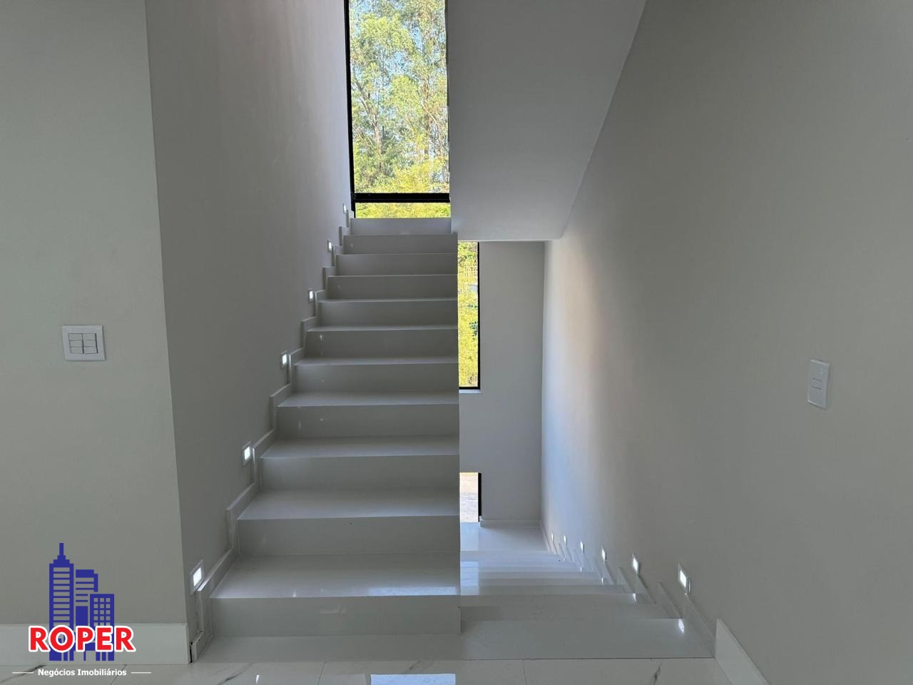 Casa à venda com 5 quartos, 382m² - Foto 17