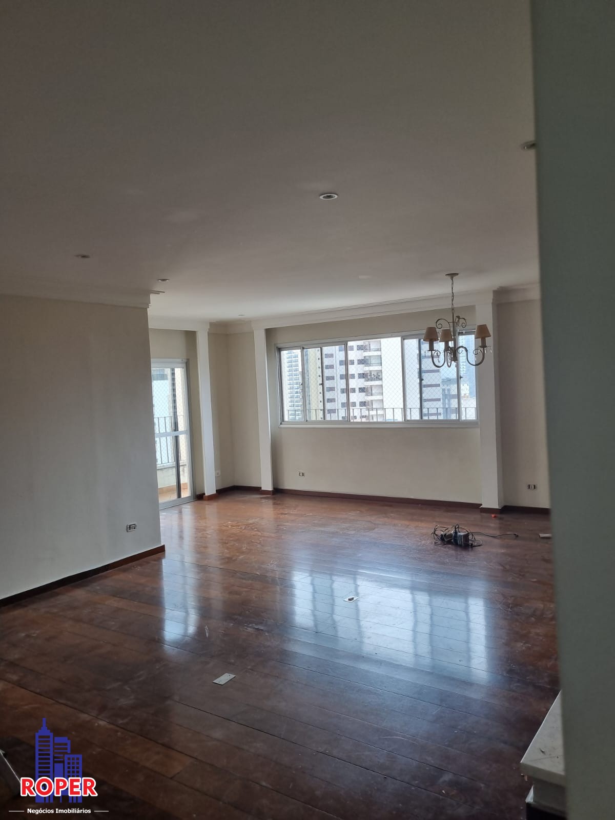 Apartamento à venda com 4 quartos, 158m² - Foto 1