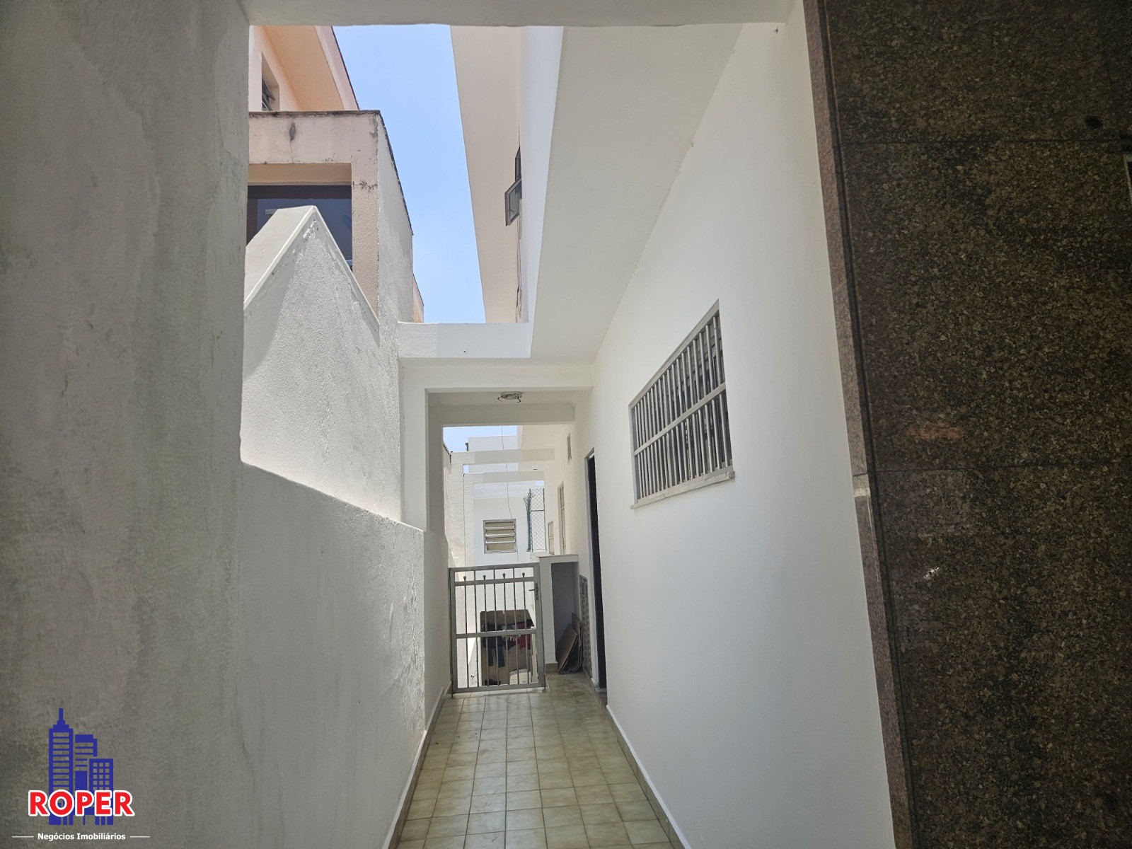 Casa à venda e aluguel com 3 quartos, 125m² - Foto 2