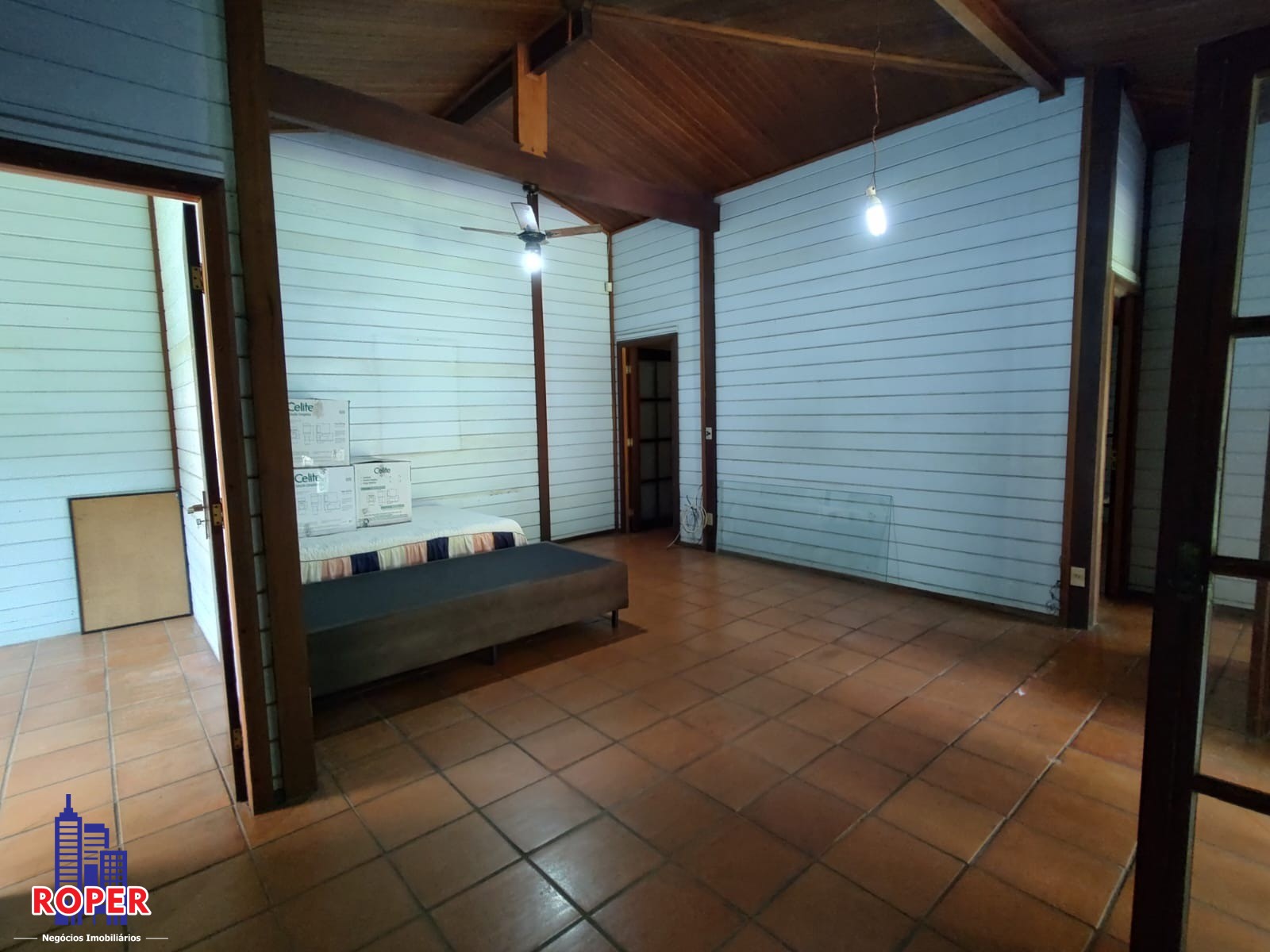 Chácara à venda com 6 quartos, 3000m² - Foto 10