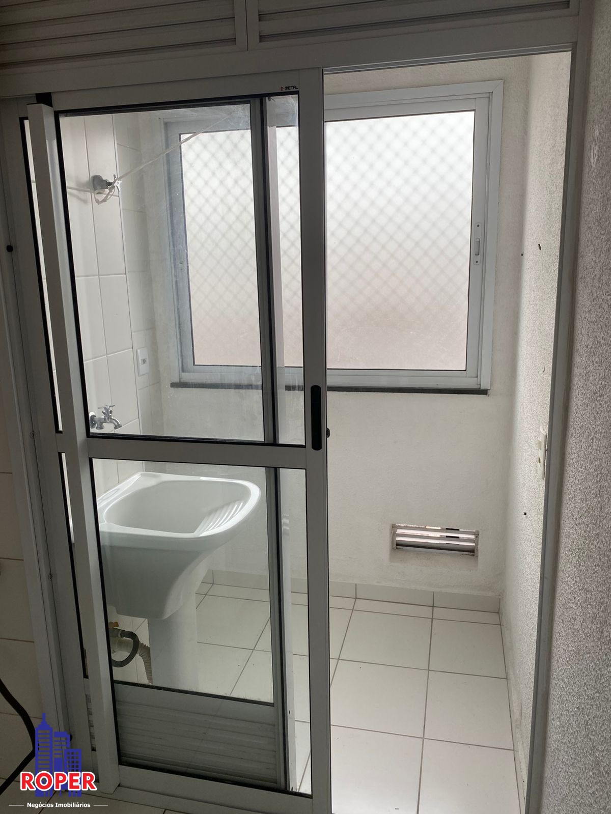 Apartamento à venda com 2 quartos, 51m² - Foto 2