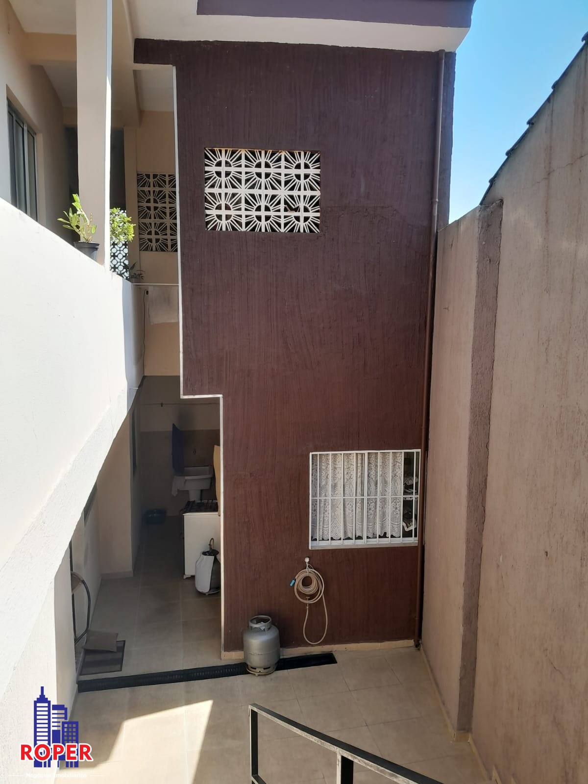 Casa à venda com 3 quartos, 120m² - Foto 1