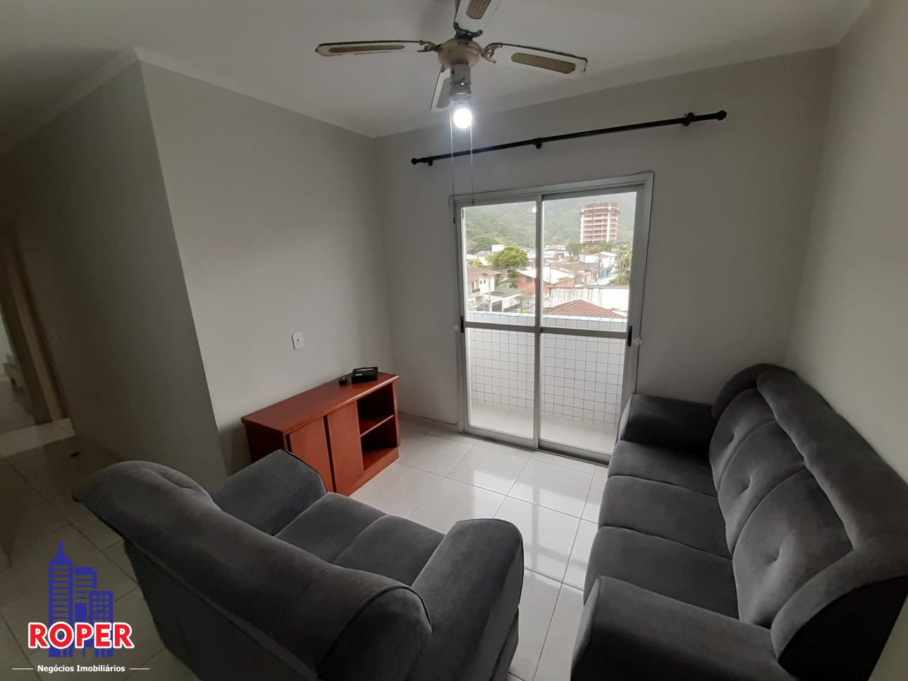 Apartamento à venda com 2 quartos, 75m² - Foto 2