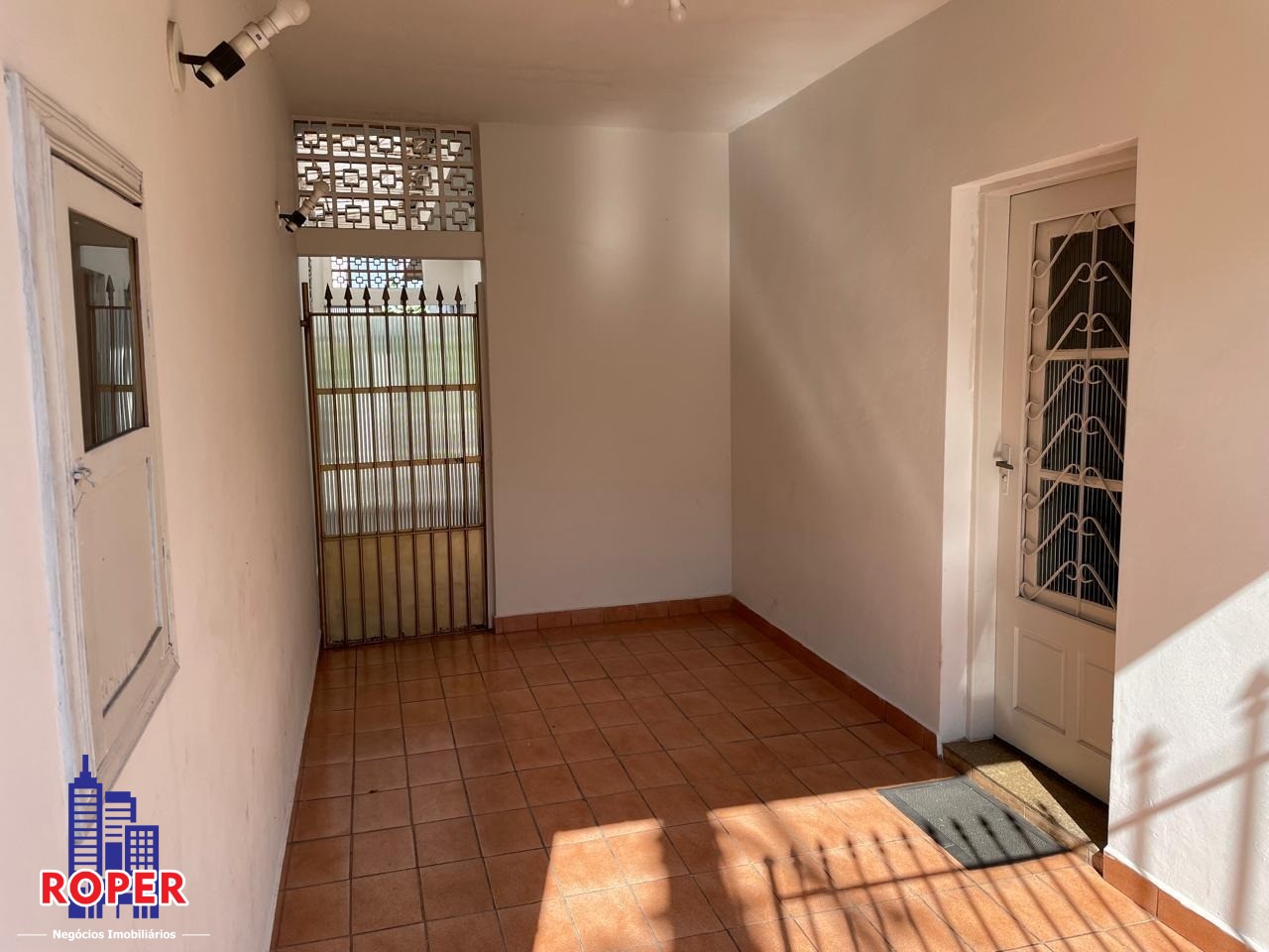 Casa à venda com 2 quartos, 94m² - Foto 3