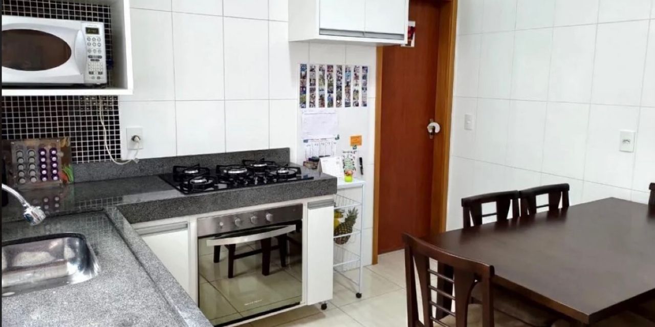 Casa à venda com 3 quartos, 100m² - Foto 4