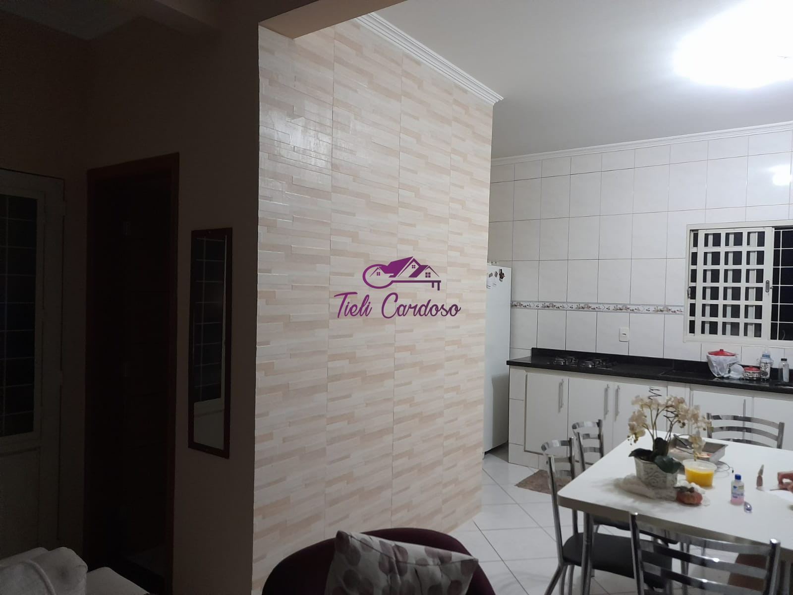 Casa à venda com 3 quartos, 180m² - Foto 2