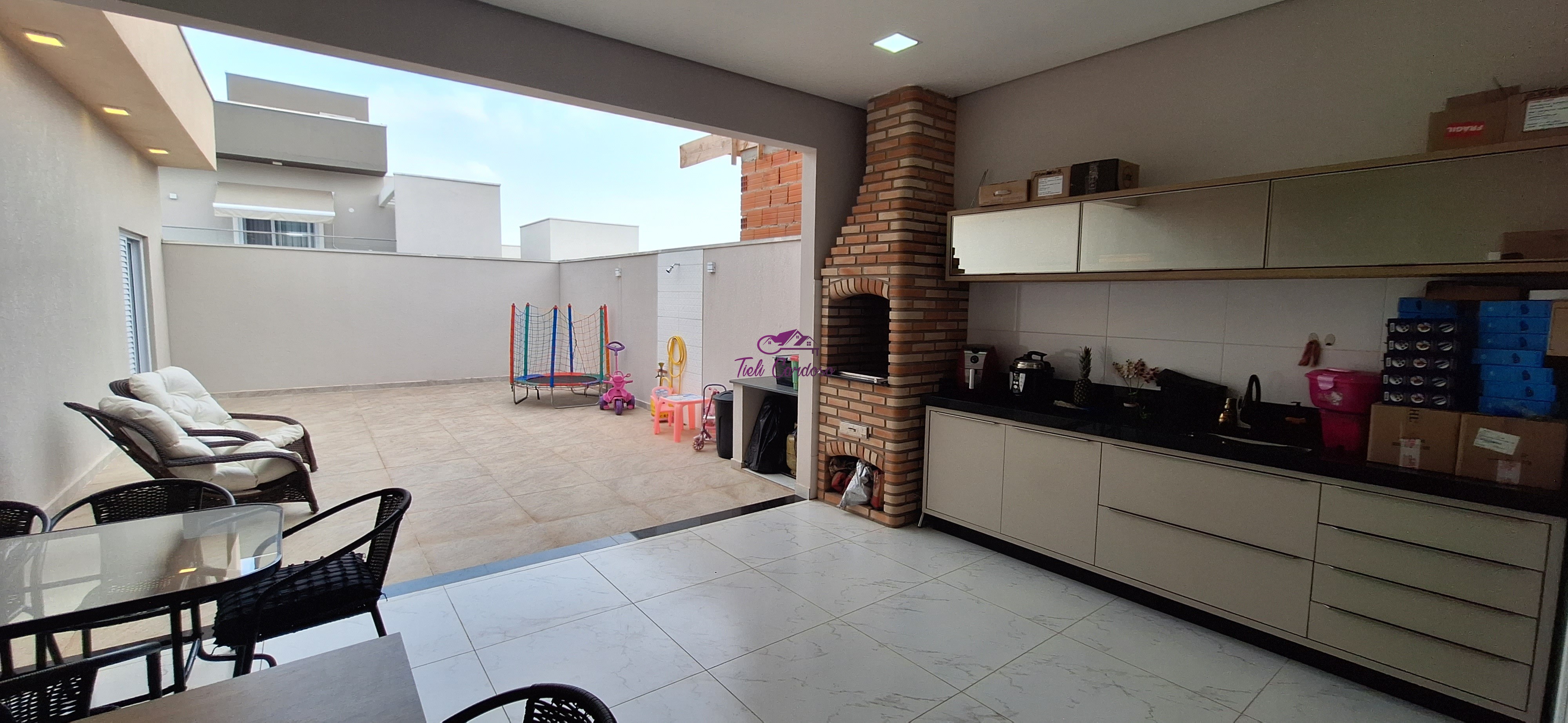 Casa à venda com 3 quartos, 300m² - Foto 9