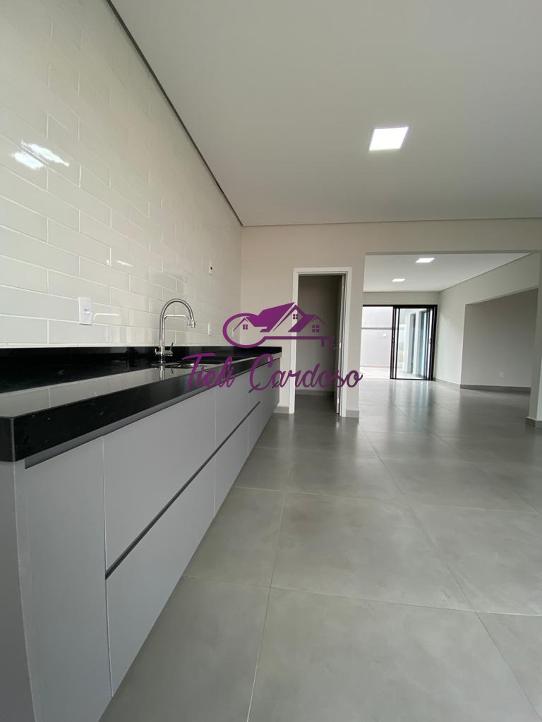 Casa à venda com 3 quartos, 300m² - Foto 8