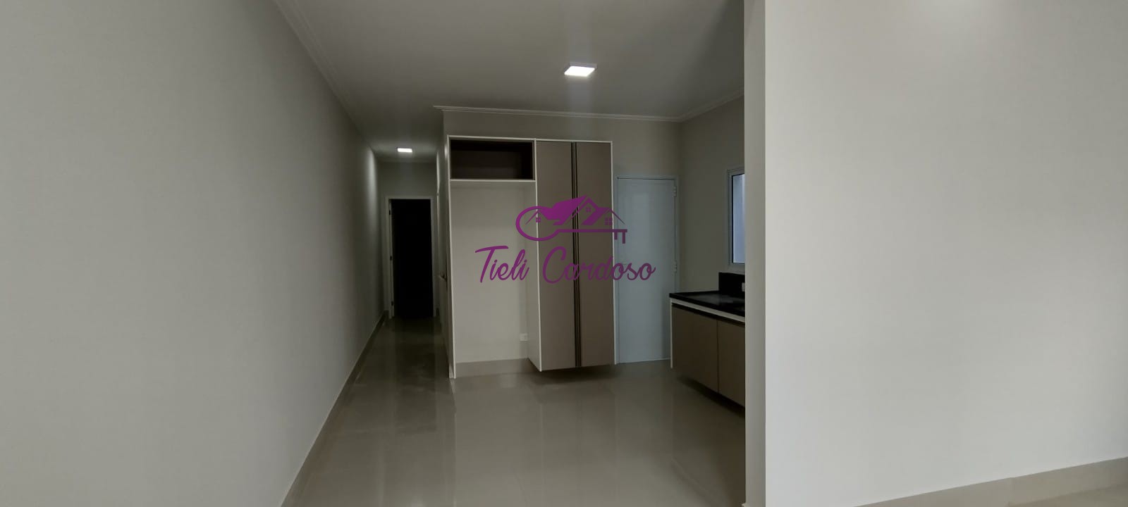 Casa à venda com 2 quartos, 100m² - Foto 2