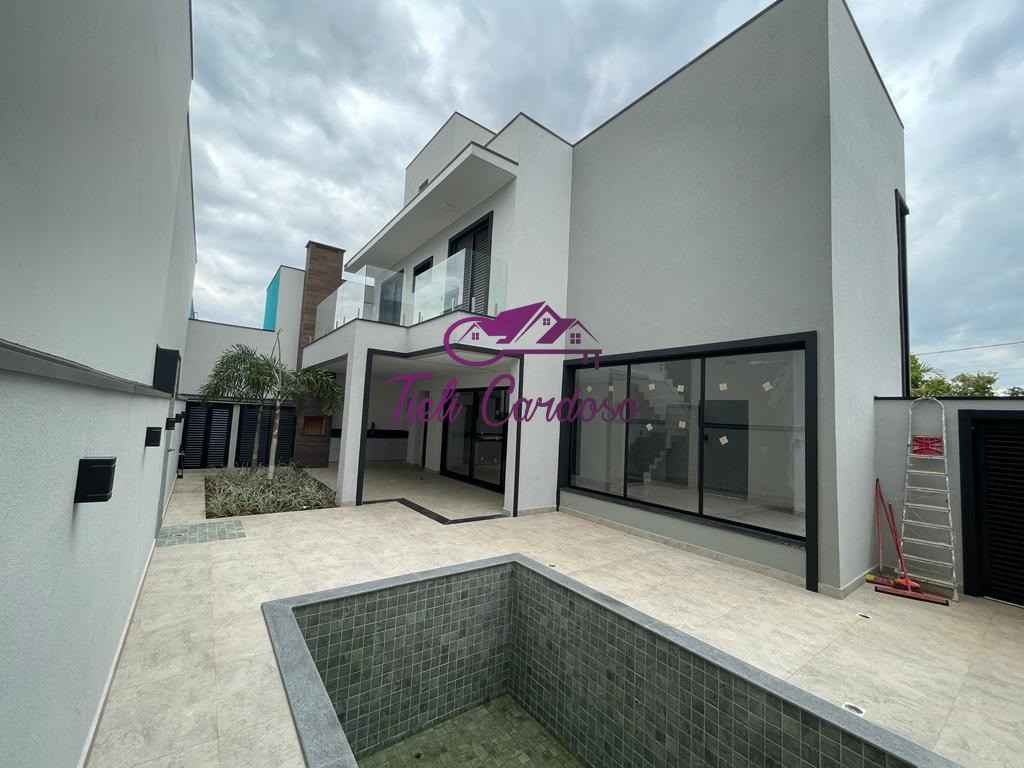 Casa à venda com 3 quartos, 250m² - Foto 1