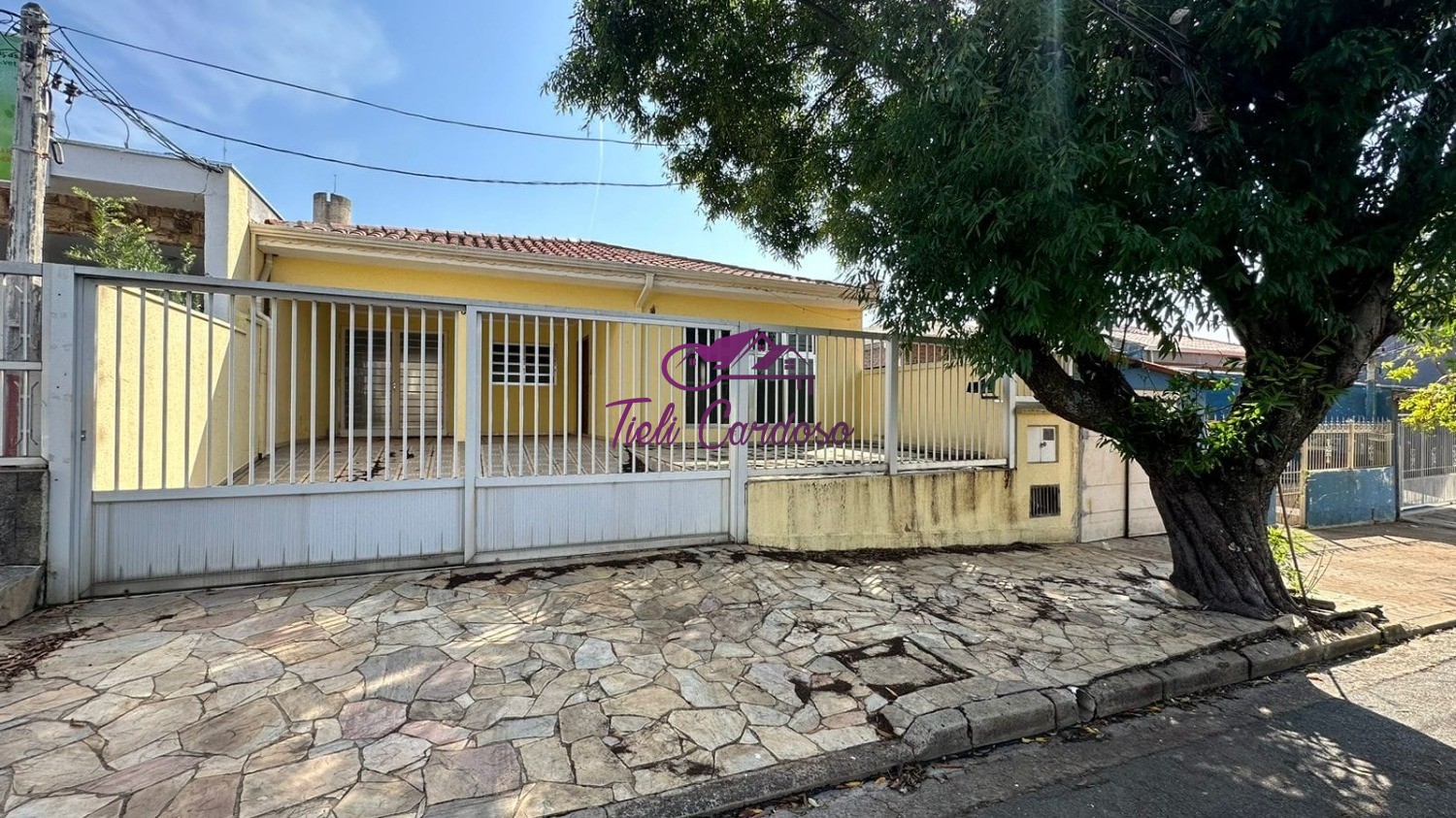 Casa à venda e aluguel com 3 quartos, 275m² - Foto 2