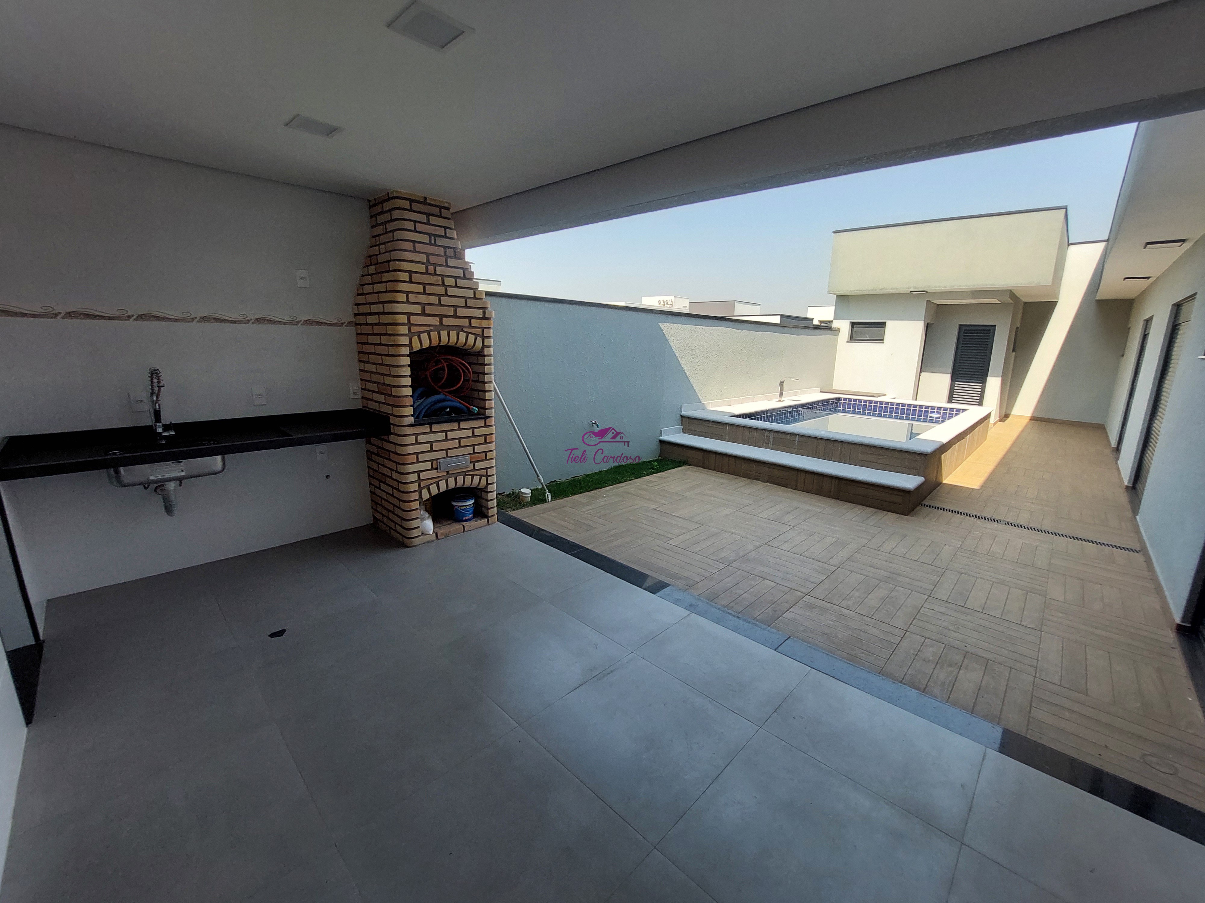 Casa à venda com 3 quartos, 304m² - Foto 6