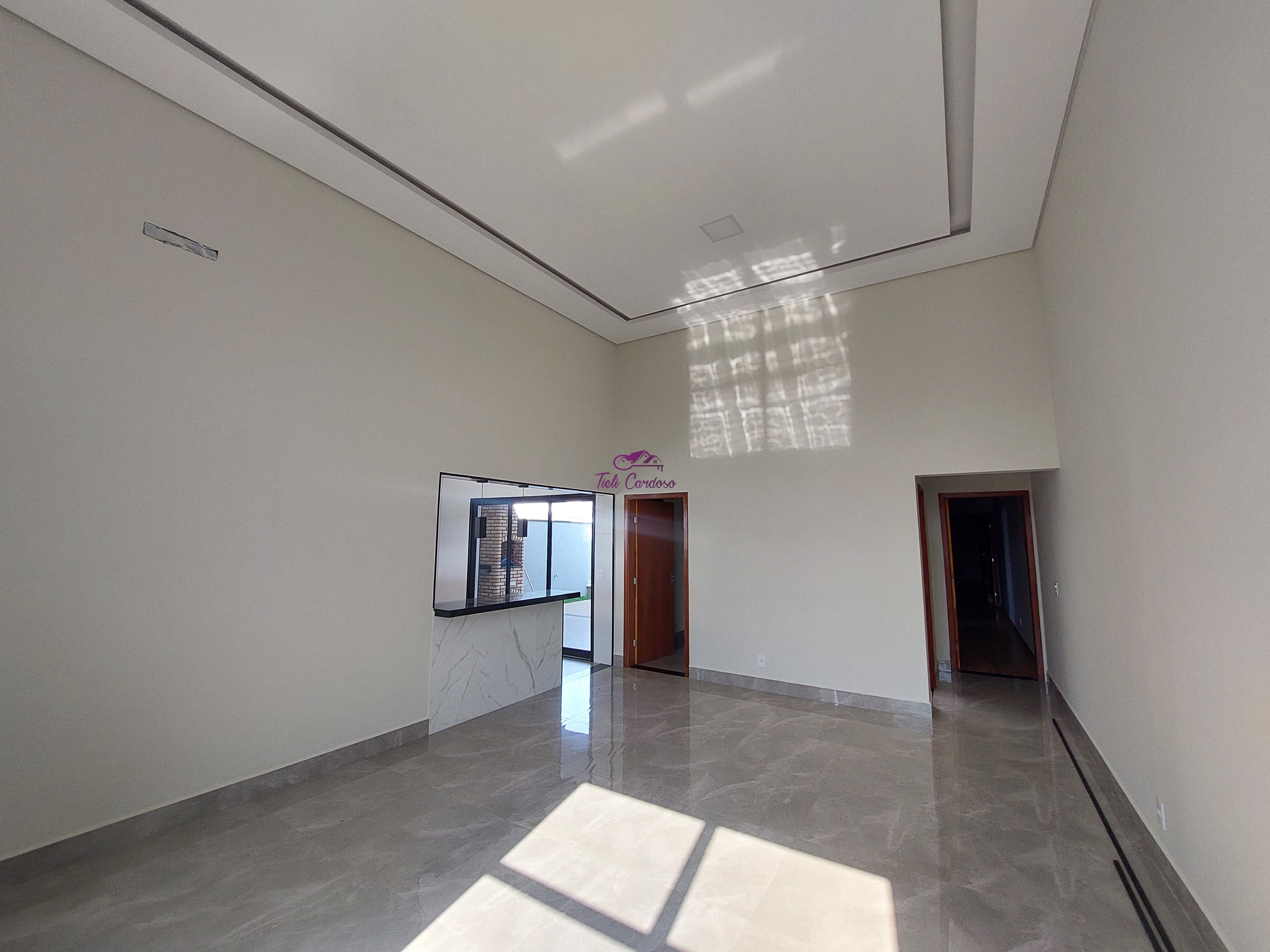 Casa à venda com 3 quartos, 304m² - Foto 2