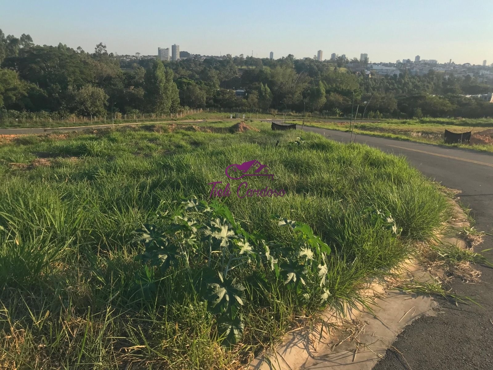 Terreno à venda, 304m² - Foto 1