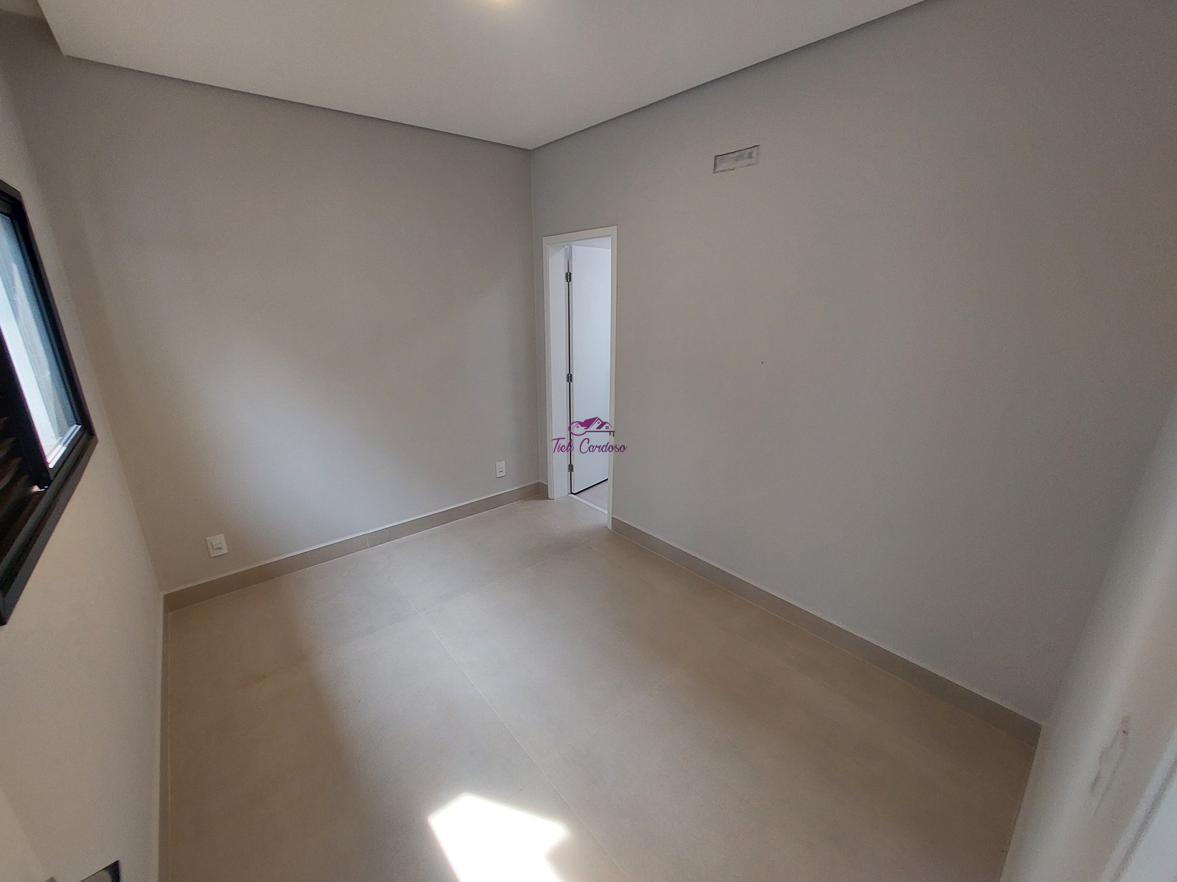 Casa à venda com 3 quartos, 218m² - Foto 14