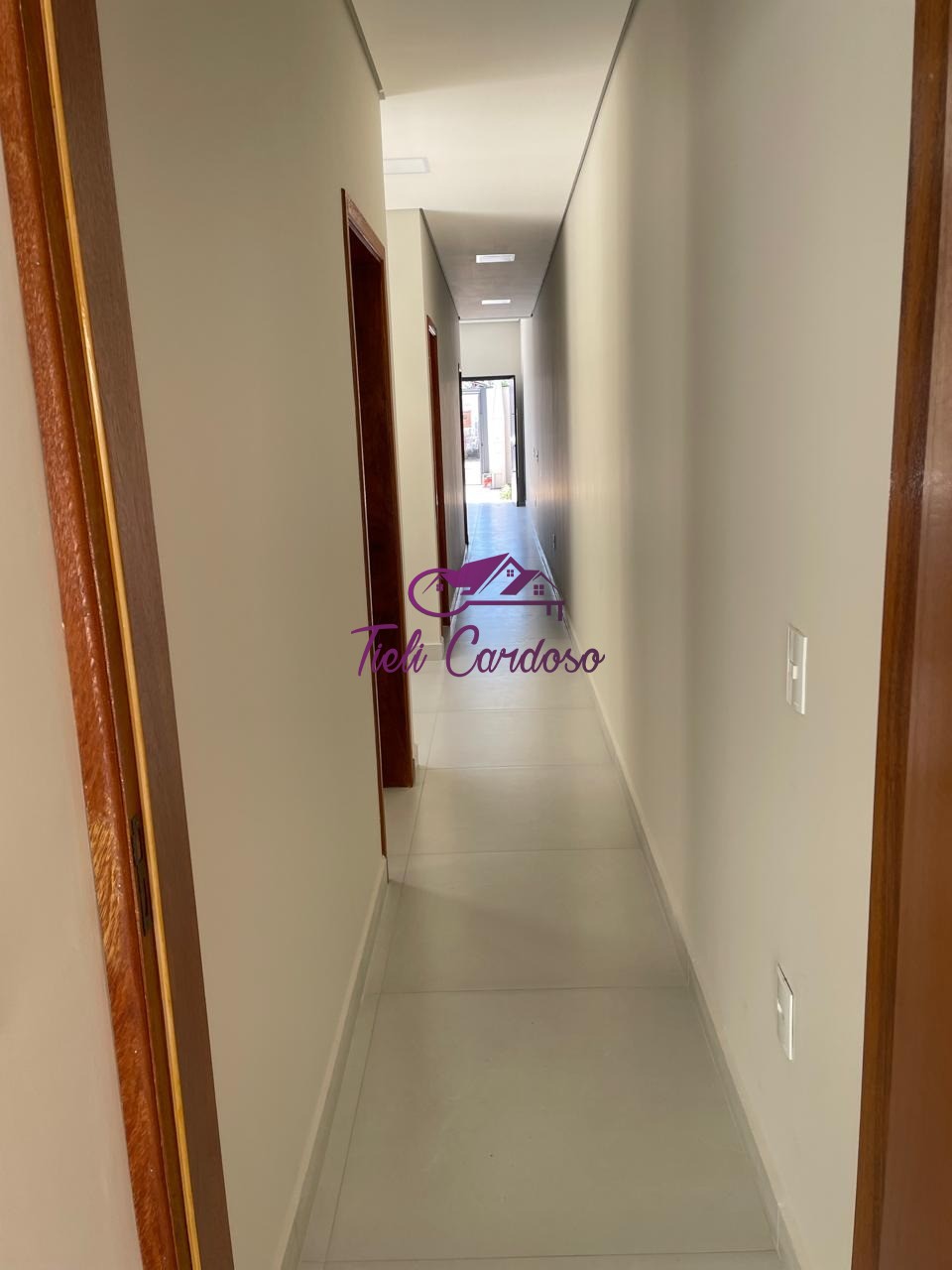 Casa à venda com 3 quartos, 160m² - Foto 2