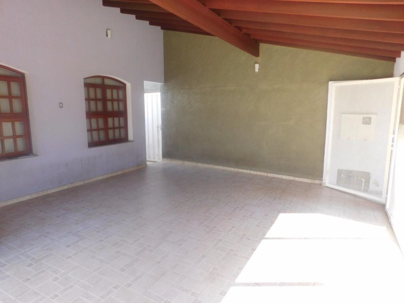 Casa à venda com 3 quartos, 250m² - Foto 3