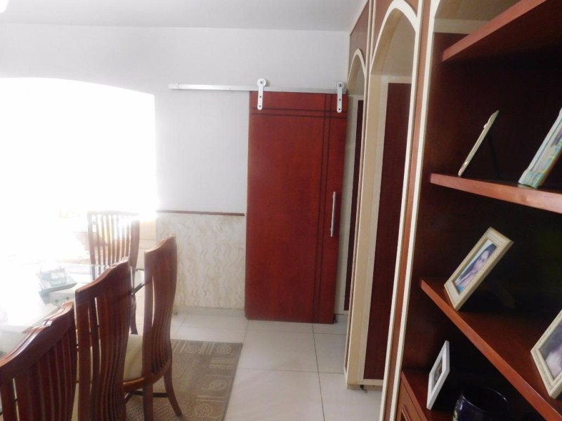 Casa à venda com 3 quartos, 250m² - Foto 9