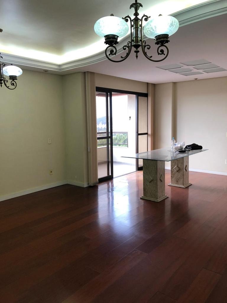 Apartamento à venda com 3 quartos, 147m² - Foto 3