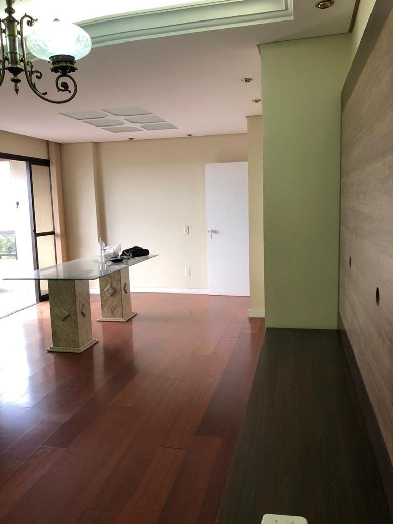 Apartamento à venda com 3 quartos, 147m² - Foto 4