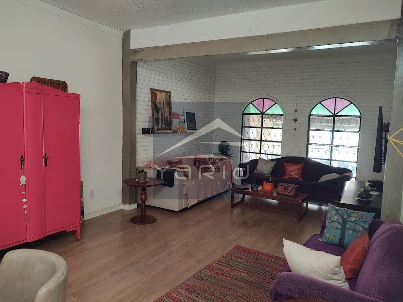 Casa à venda com 3 quartos, 250m² - Foto 2