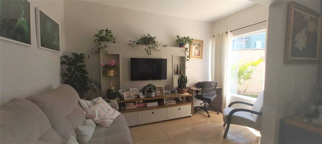 Casa à venda com 3 quartos, 147m² - Foto 2