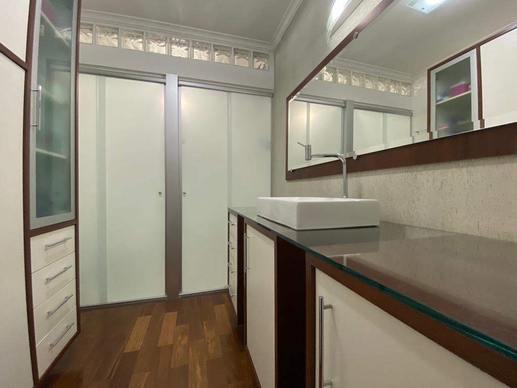 Casa à venda com 3 quartos, 228m² - Foto 18