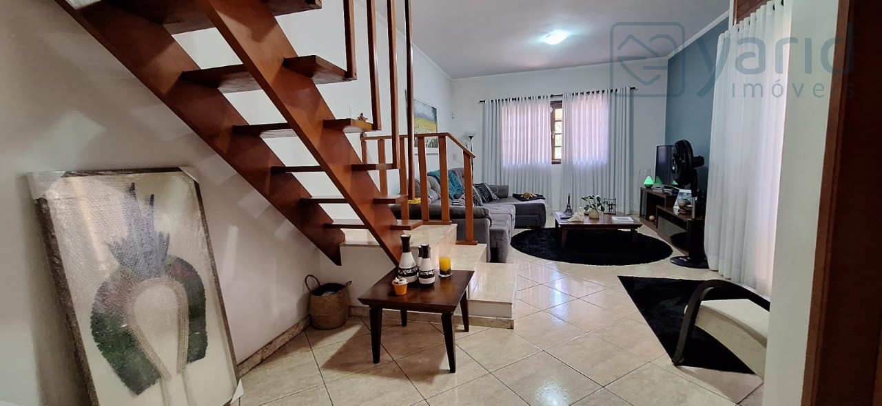 Casa à venda com 3 quartos, 190m² - Foto 4