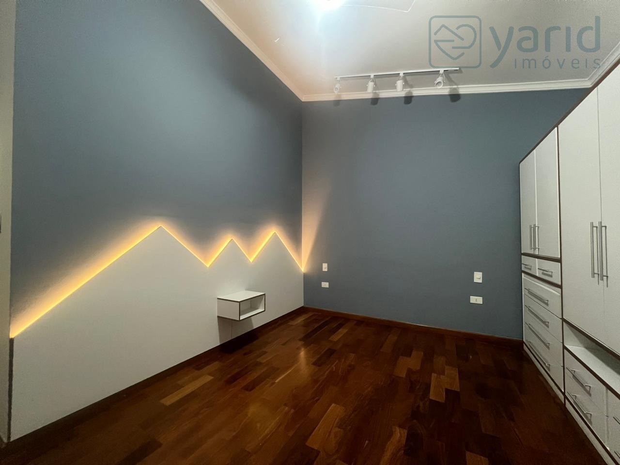 Casa à venda com 3 quartos, 228m² - Foto 12