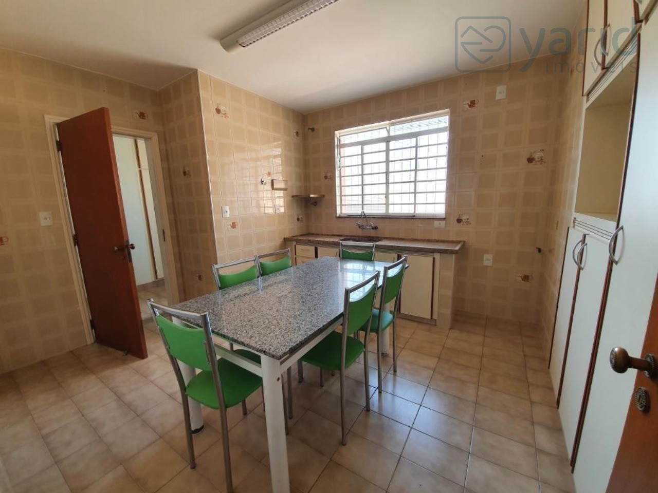 Casa à venda com 3 quartos, 250m² - Foto 6