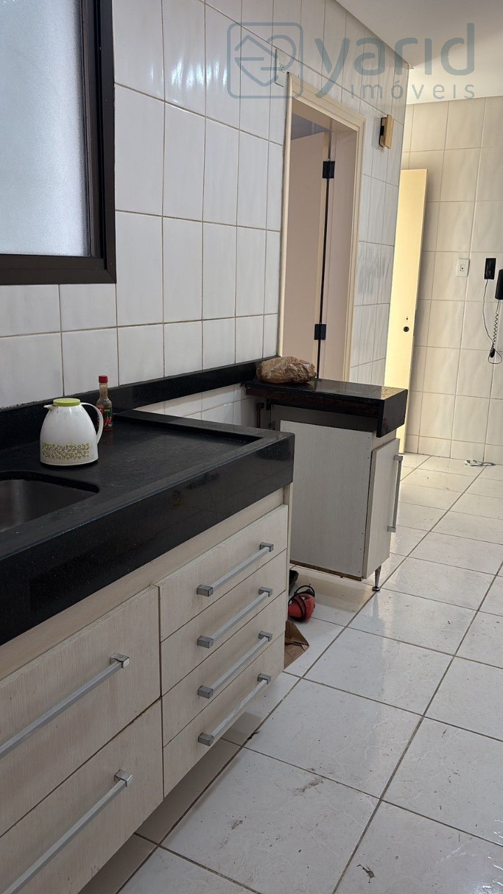 Apartamento à venda com 4 quartos, 197m² - Foto 15