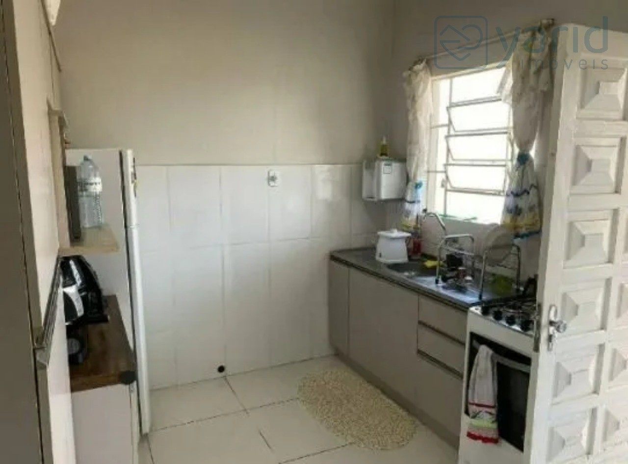 Casa à venda com 4 quartos, 217m² - Foto 11