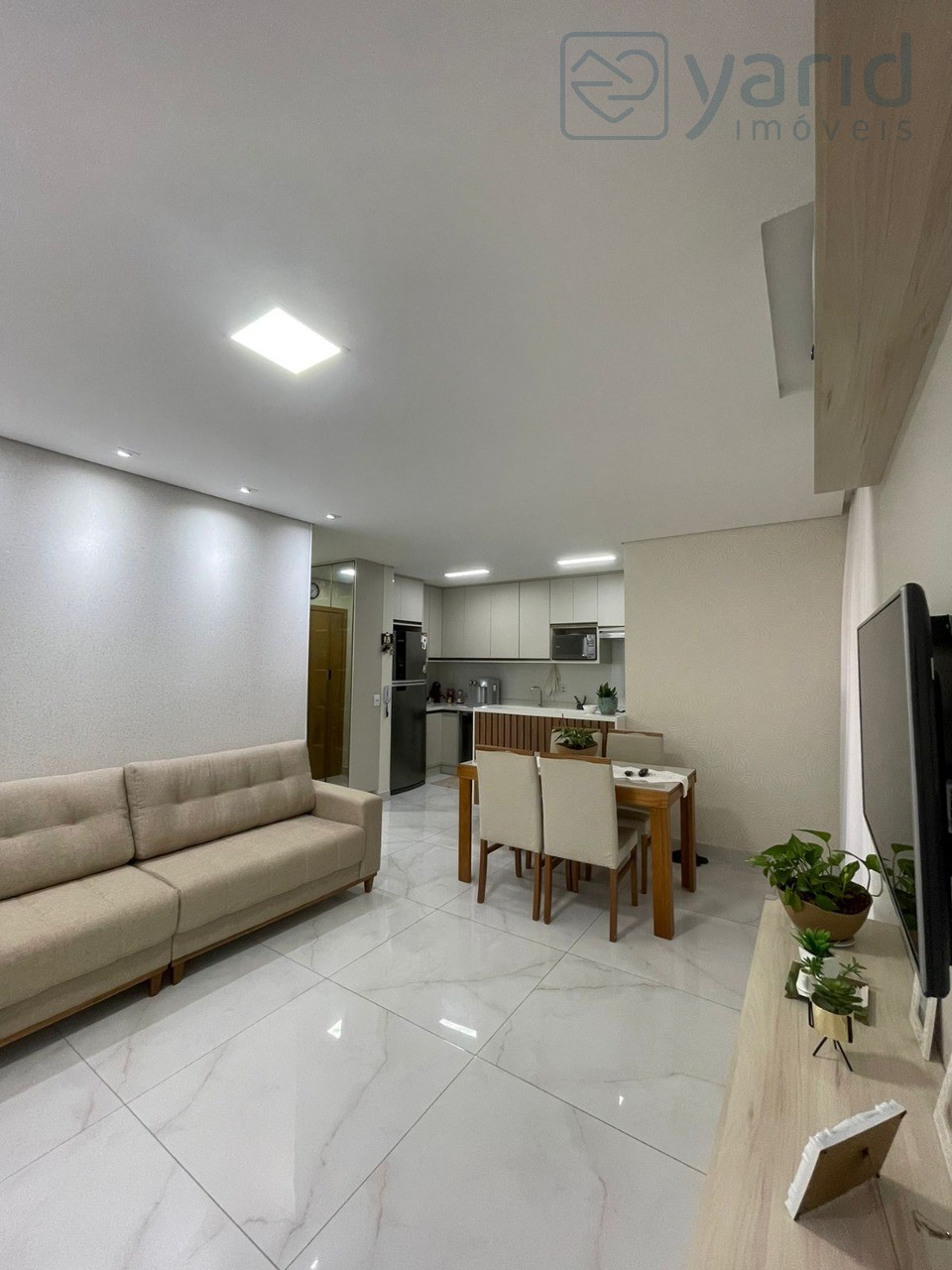 Apartamento à venda com 3 quartos, 84m² - Foto 2