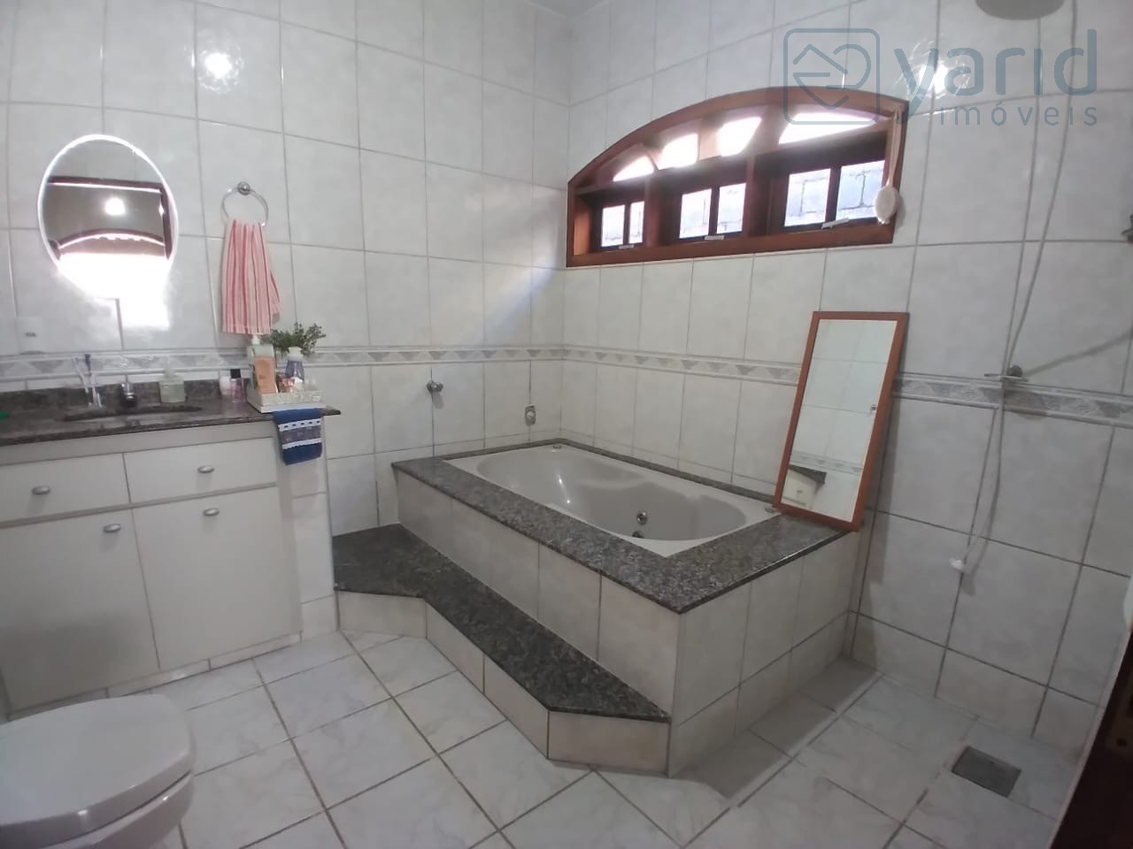 Casa para alugar com 3 quartos, 240m² - Foto 16