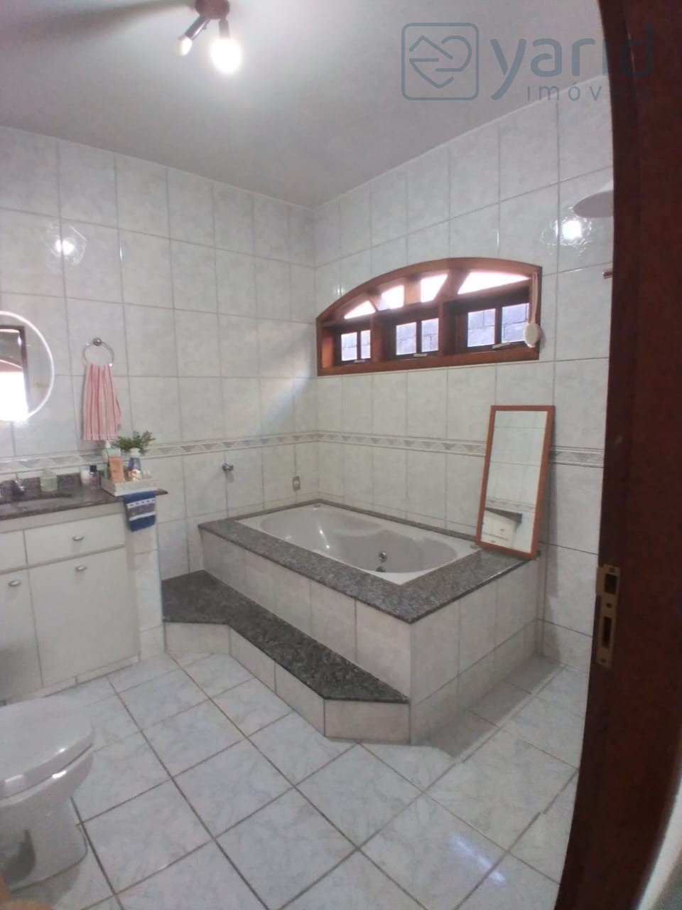 Casa para alugar com 3 quartos, 240m² - Foto 17