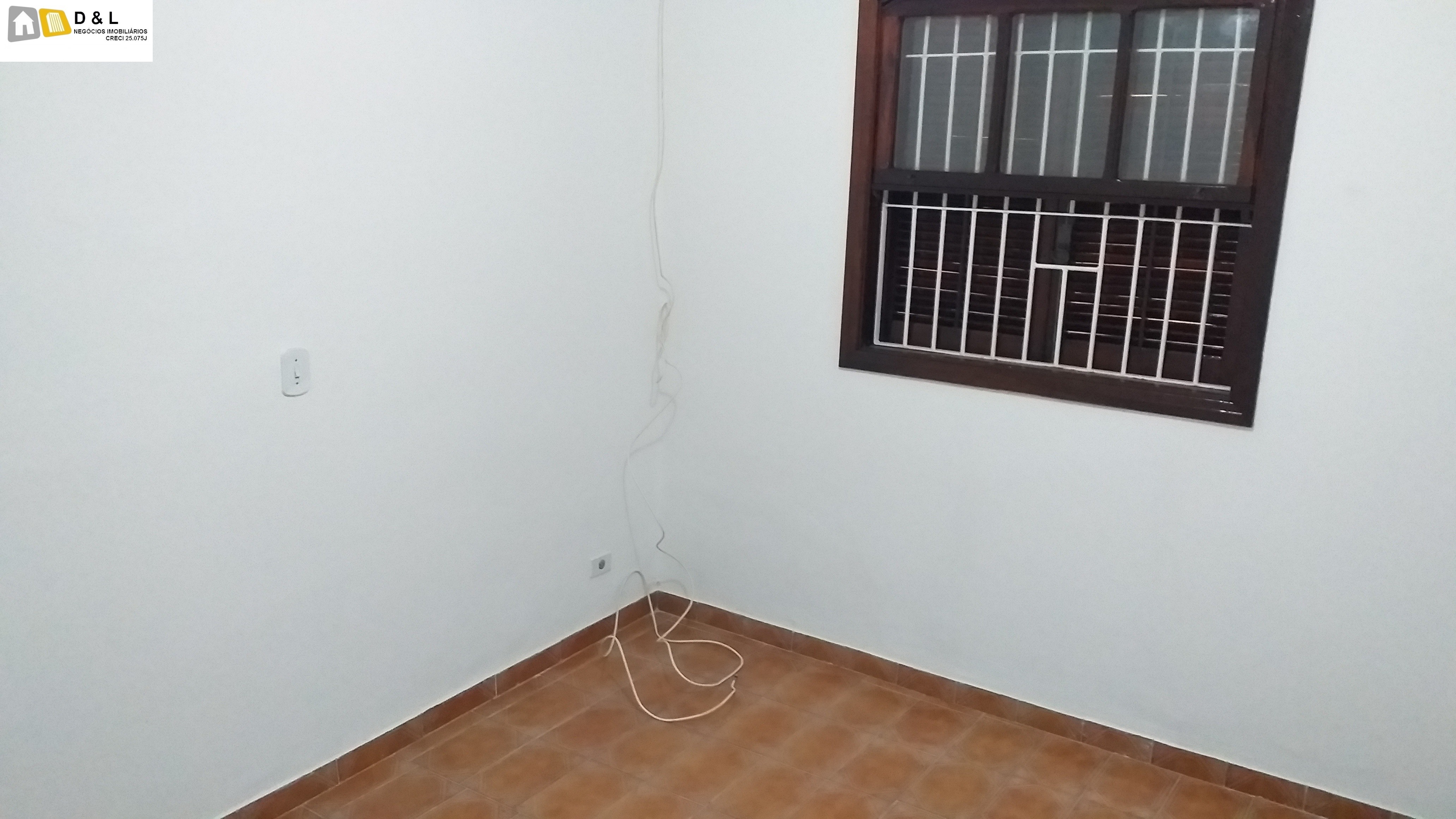 Casa à venda com 3 quartos, 90m² - Foto 13