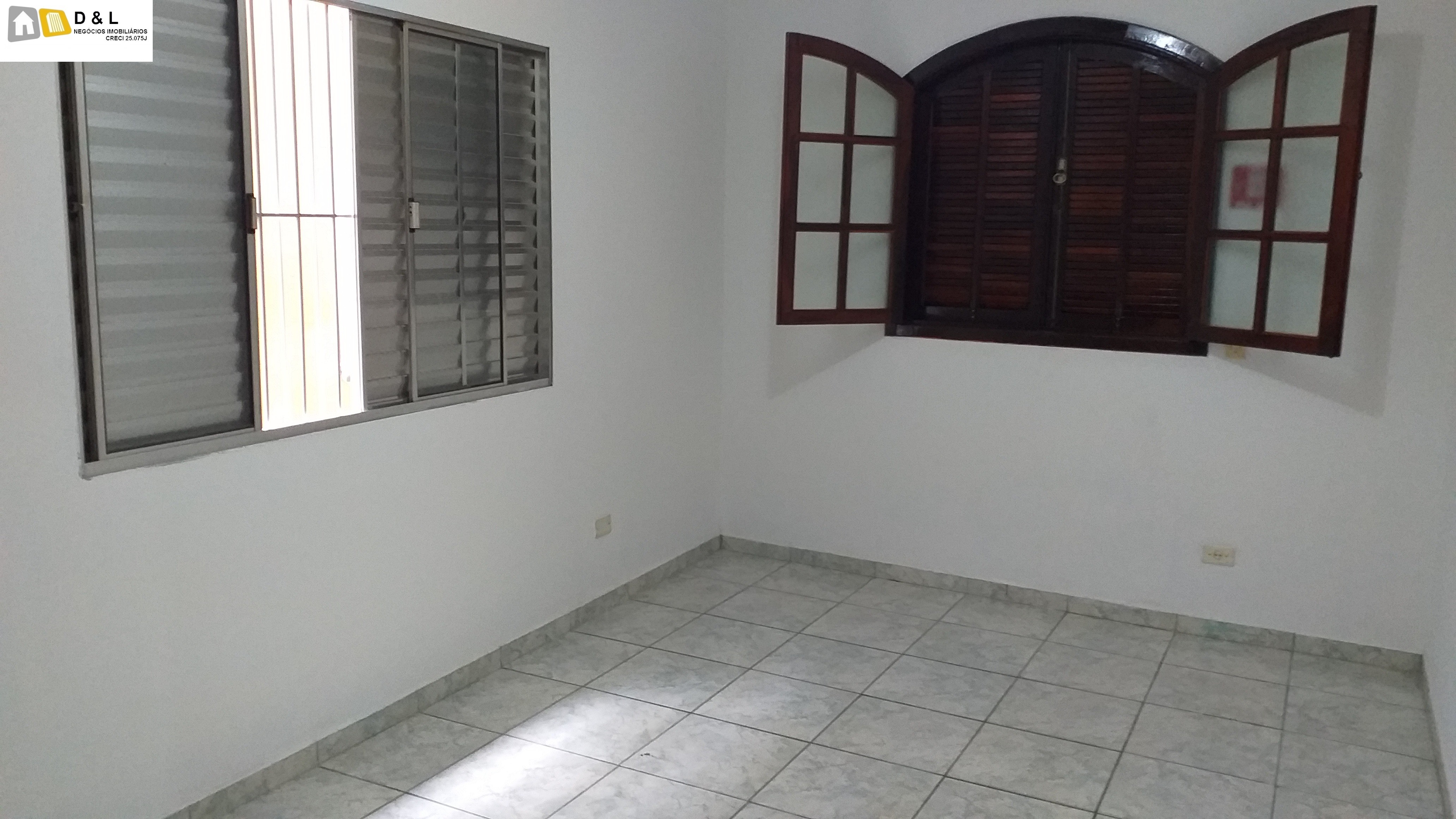 Casa à venda com 3 quartos, 90m² - Foto 17