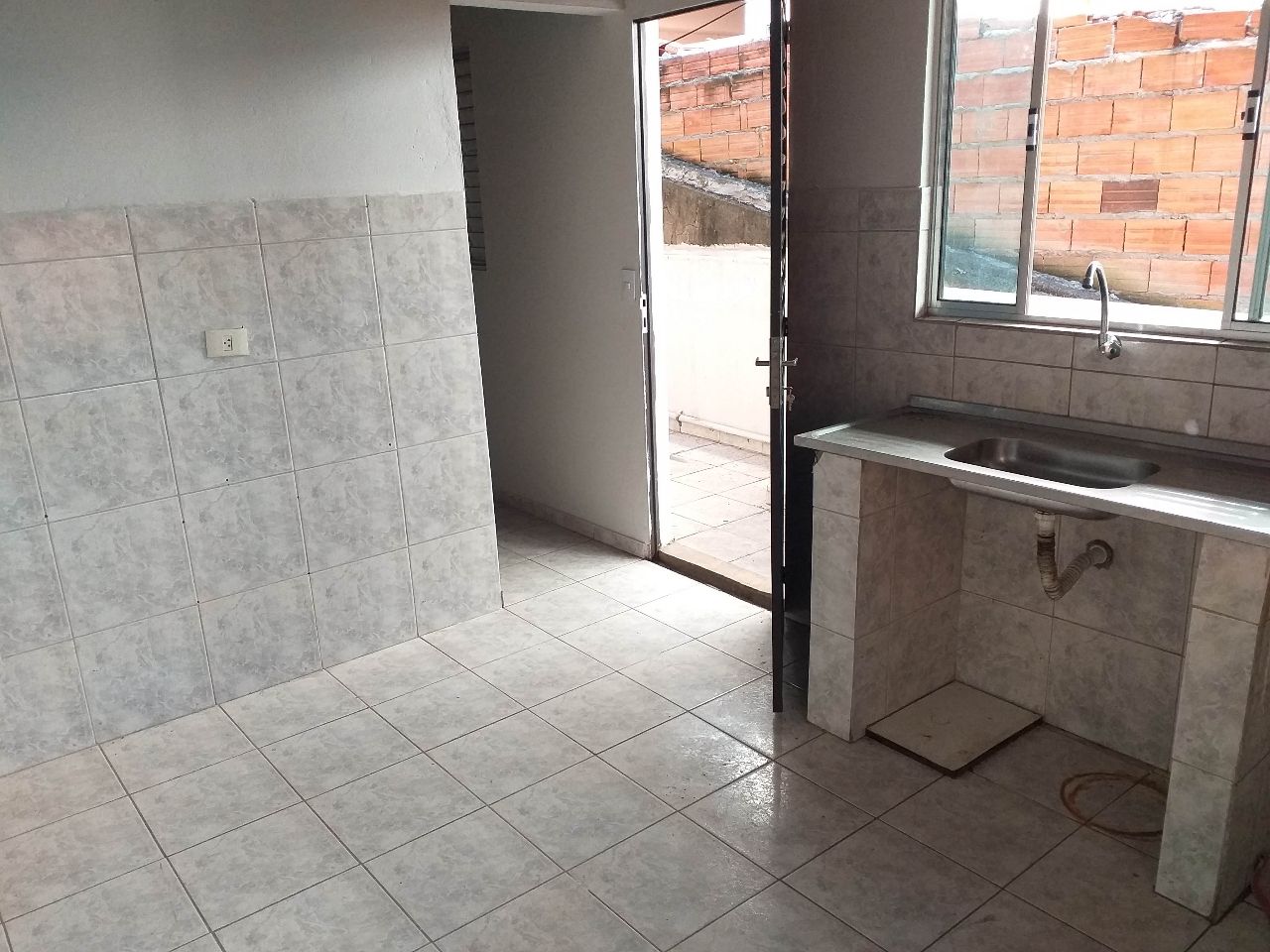 Casa para alugar com 1 quarto, 25m² - Foto 11