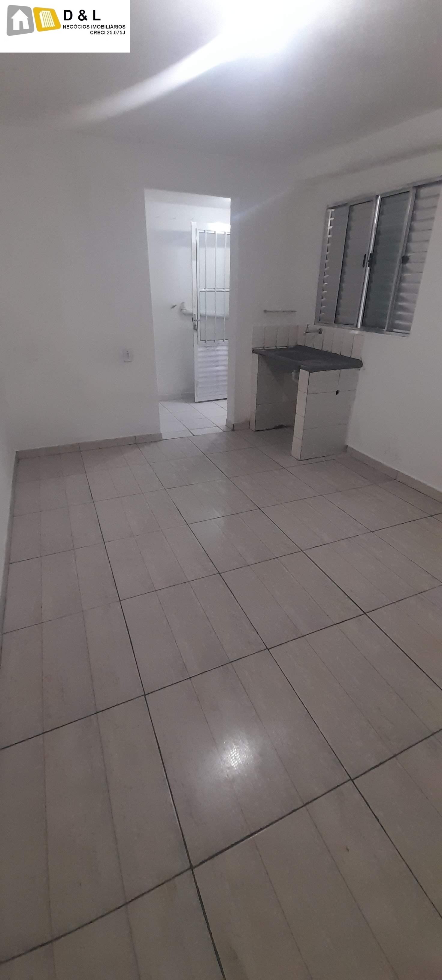 Casa para alugar com 1 quarto, 20m² - Foto 1