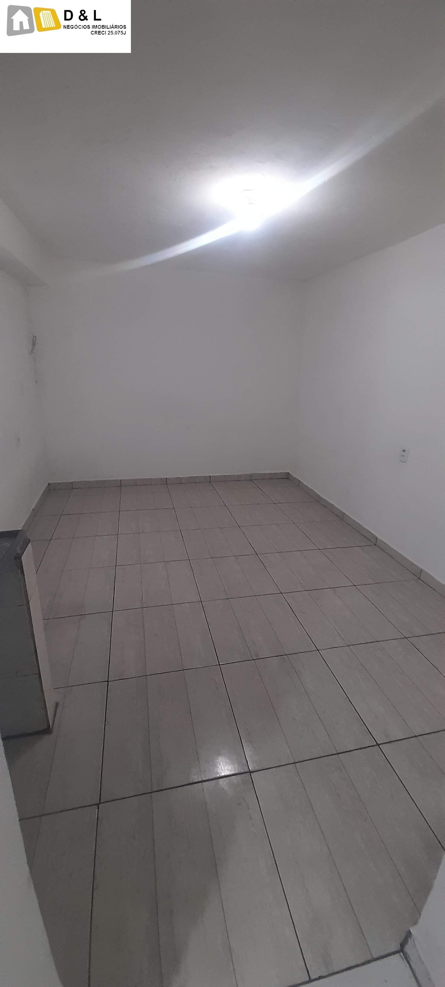 Casa para alugar com 1 quarto, 20m² - Foto 5