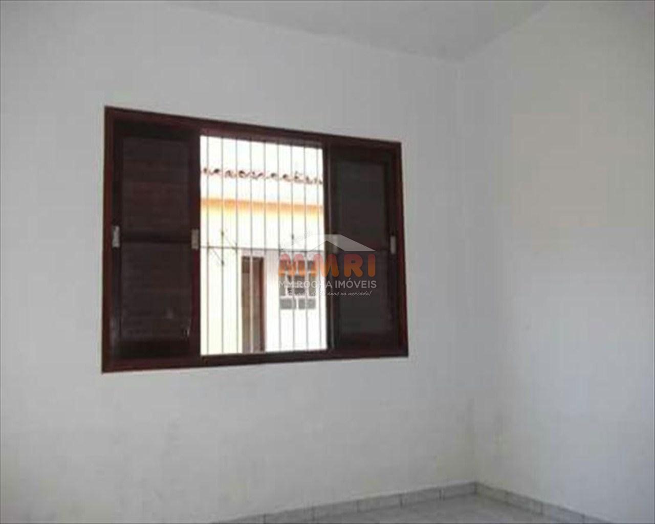 Casa à venda com 2 quartos, 250m² - Foto 4