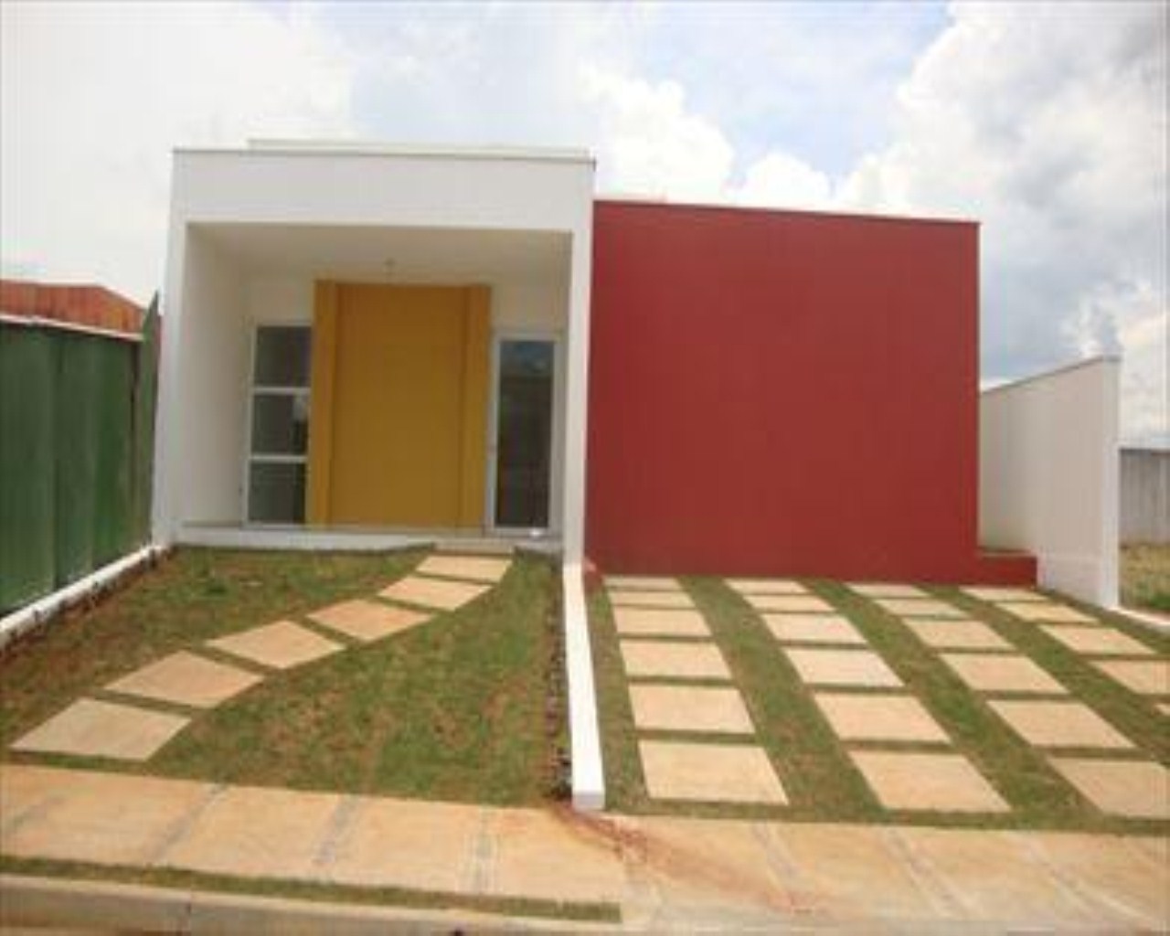 Casa de Condomínio à venda com 3 quartos, 250m² - Foto 1