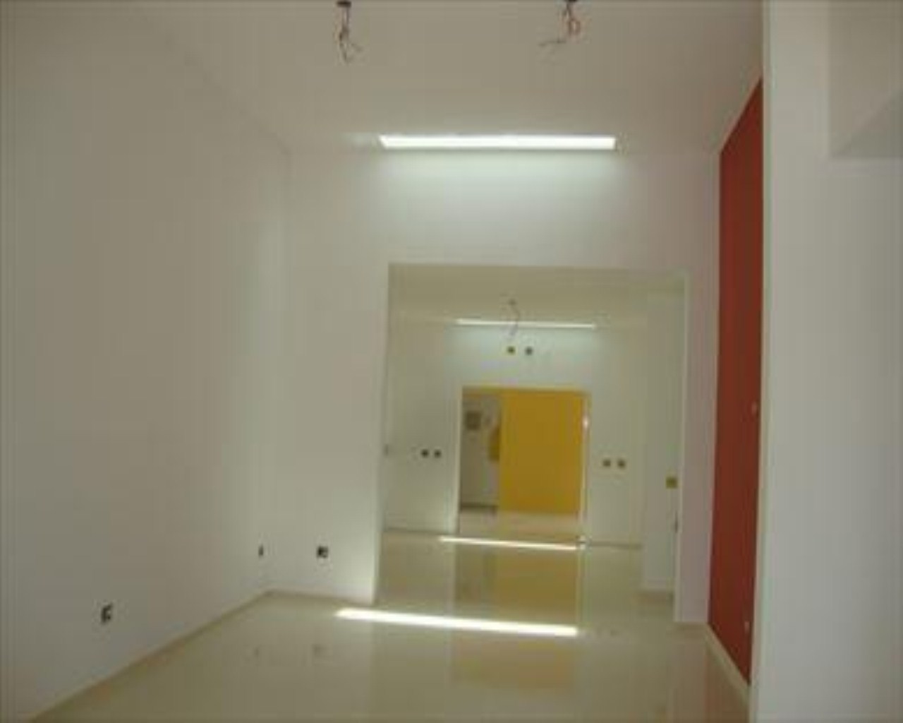 Casa de Condomínio à venda com 3 quartos, 250m² - Foto 3