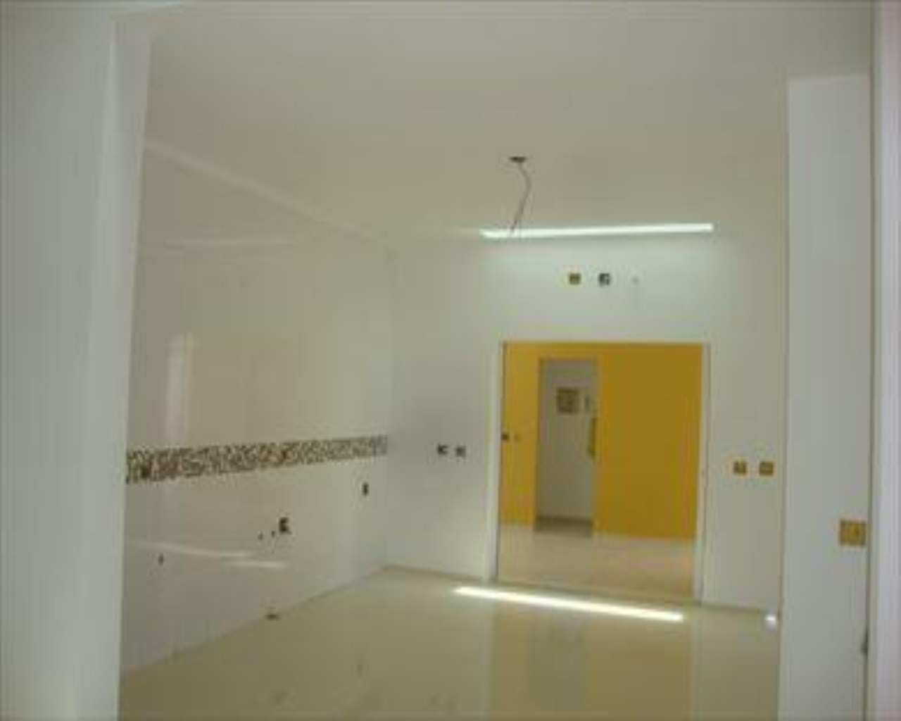 Casa de Condomínio à venda com 3 quartos, 250m² - Foto 4