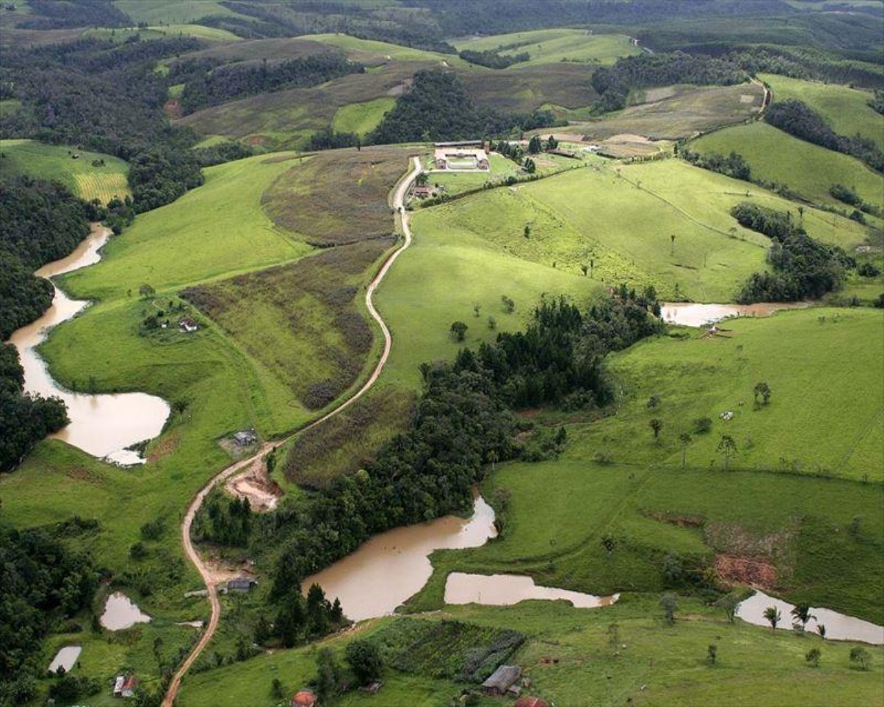 Fazenda à venda com 9 quartos, 2000m² - Foto 10