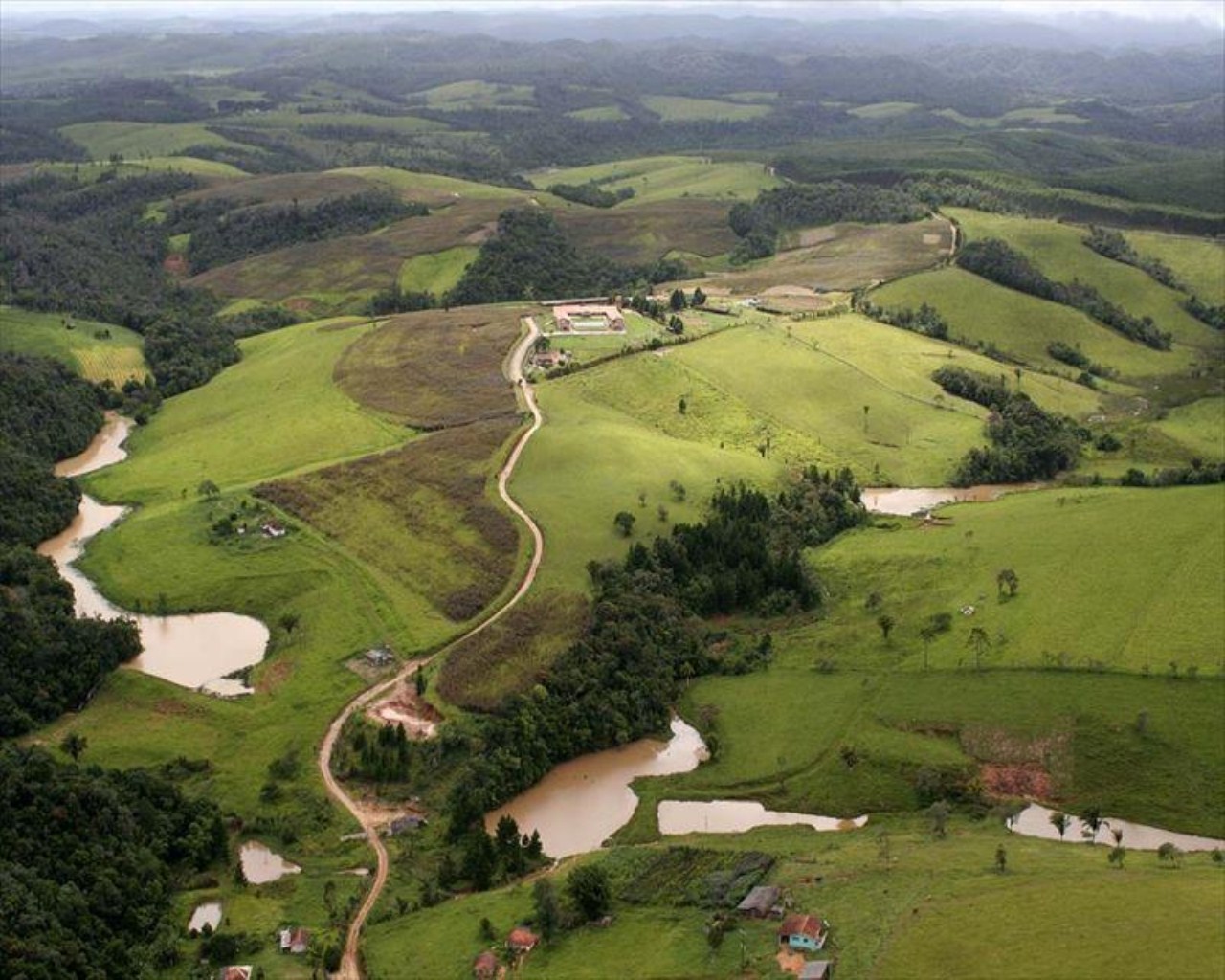 Fazenda à venda com 9 quartos, 2000m² - Foto 11