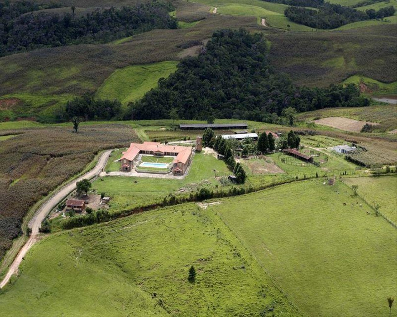 Fazenda à venda com 9 quartos, 2000m² - Foto 12